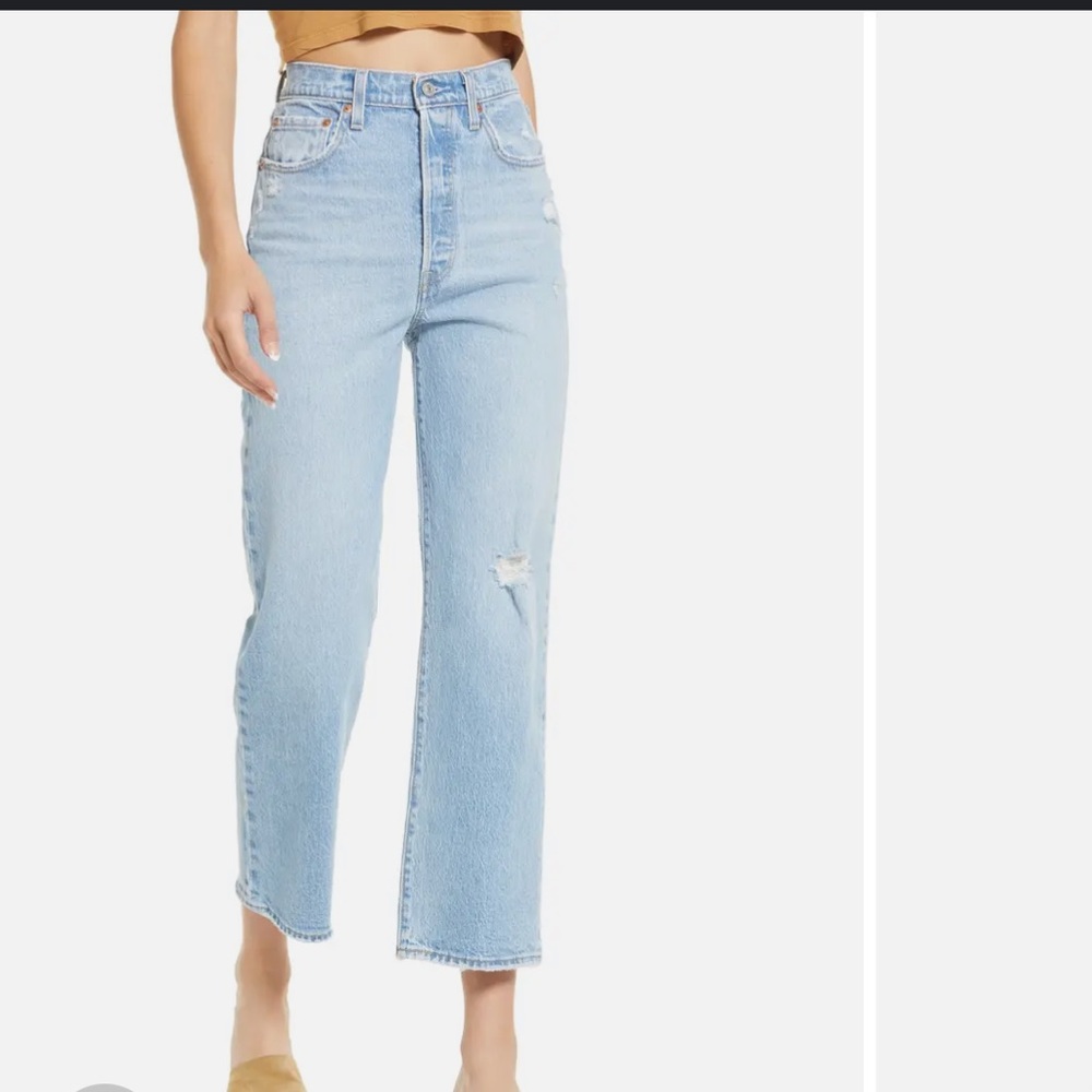 Levi’s Ribcage Ankle Straight